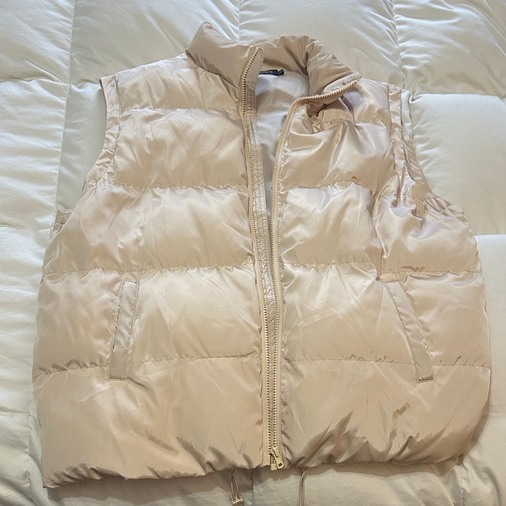Amazon Women's Beige Puffer Vest